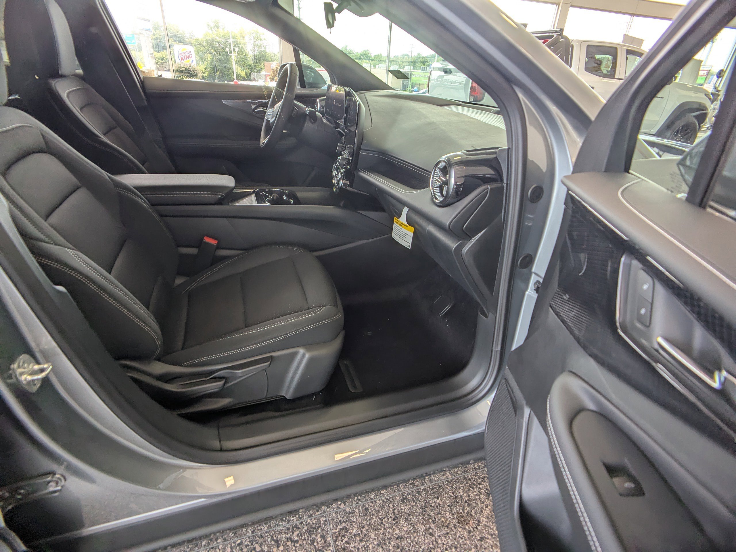 New 2025 Chevrolet Blazer EV LT FWD image 10