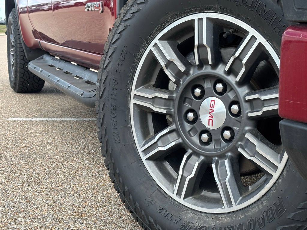 Used 2024 GMC Sierra 1500 AT4 w/ Technology Package AWD/4WD image 2