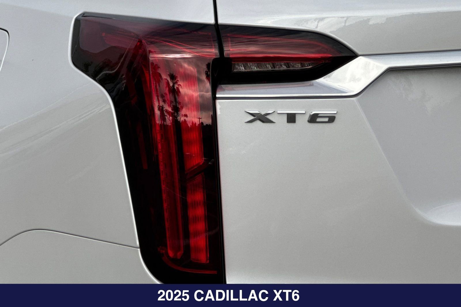 Used 2025 Cadillac XT6 Luxury FWD image 30