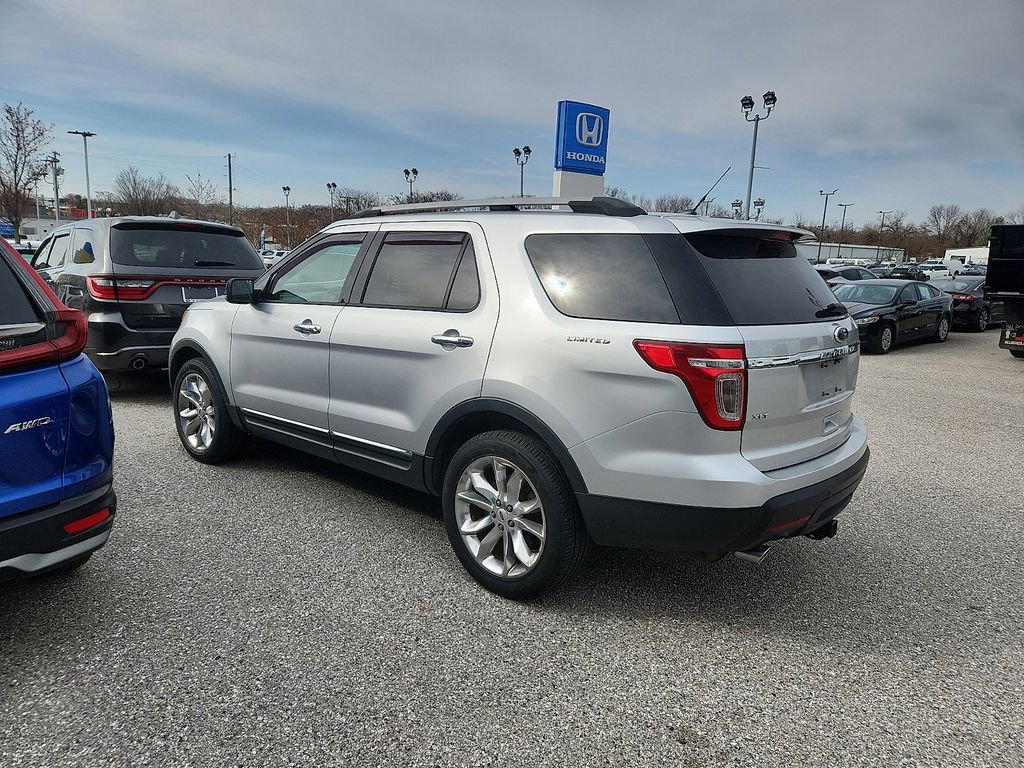Used 2013 Ford Explorer XLT image 3