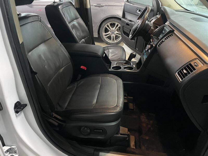 Used 2015 Ford Flex Limited w/ Limited Appearance Package AWD/4WD image 18