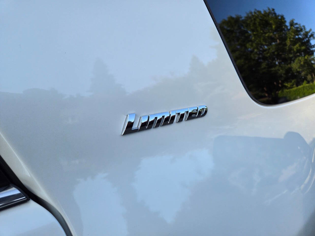 Used 2018 Toyota 4Runner Limited image 34