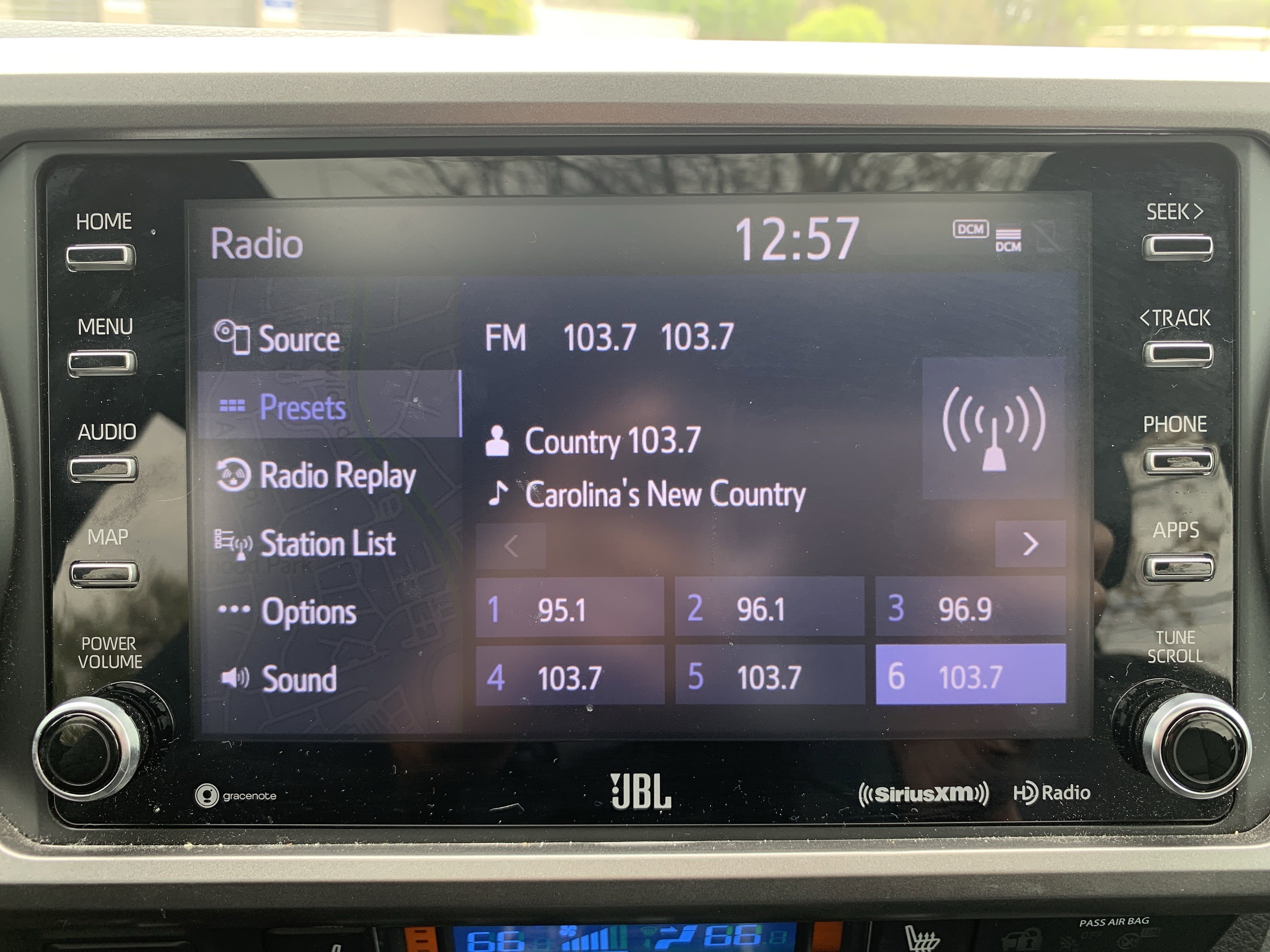 Used 2021 Toyota Tacoma Limited image 23