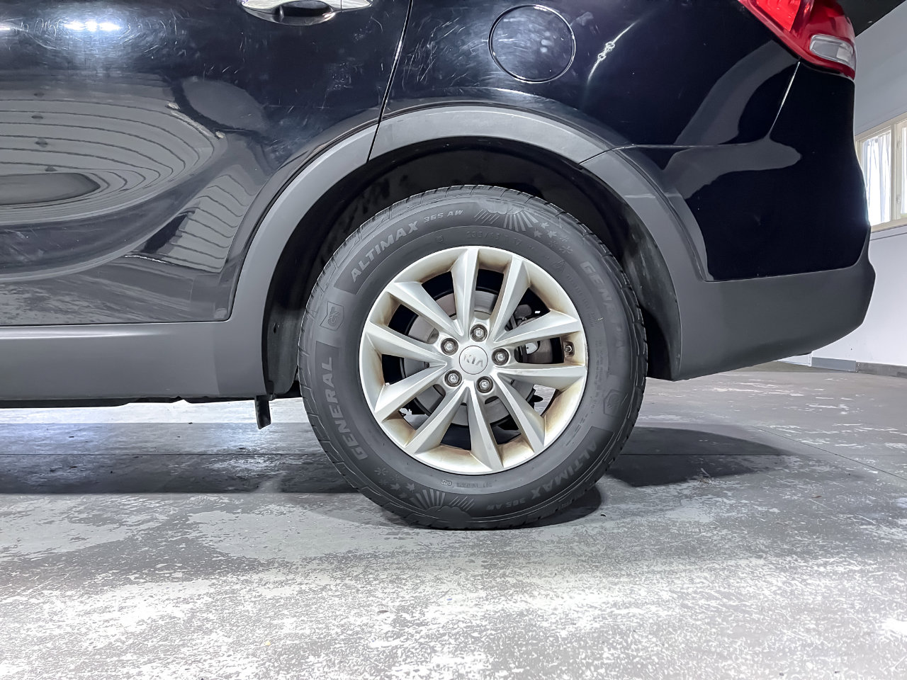 Used 2016 Kia Sorento LX image 10