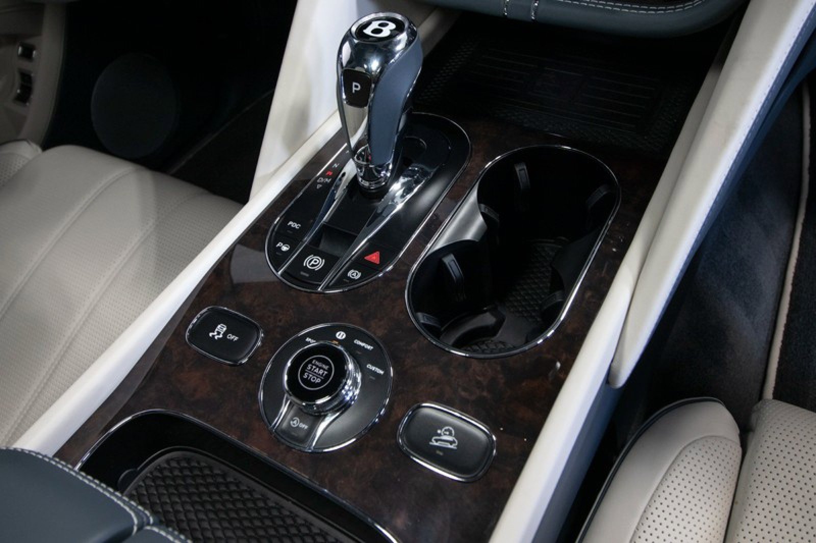 Used 2023 Bentley Bentayga Extended Wheelbase image 63