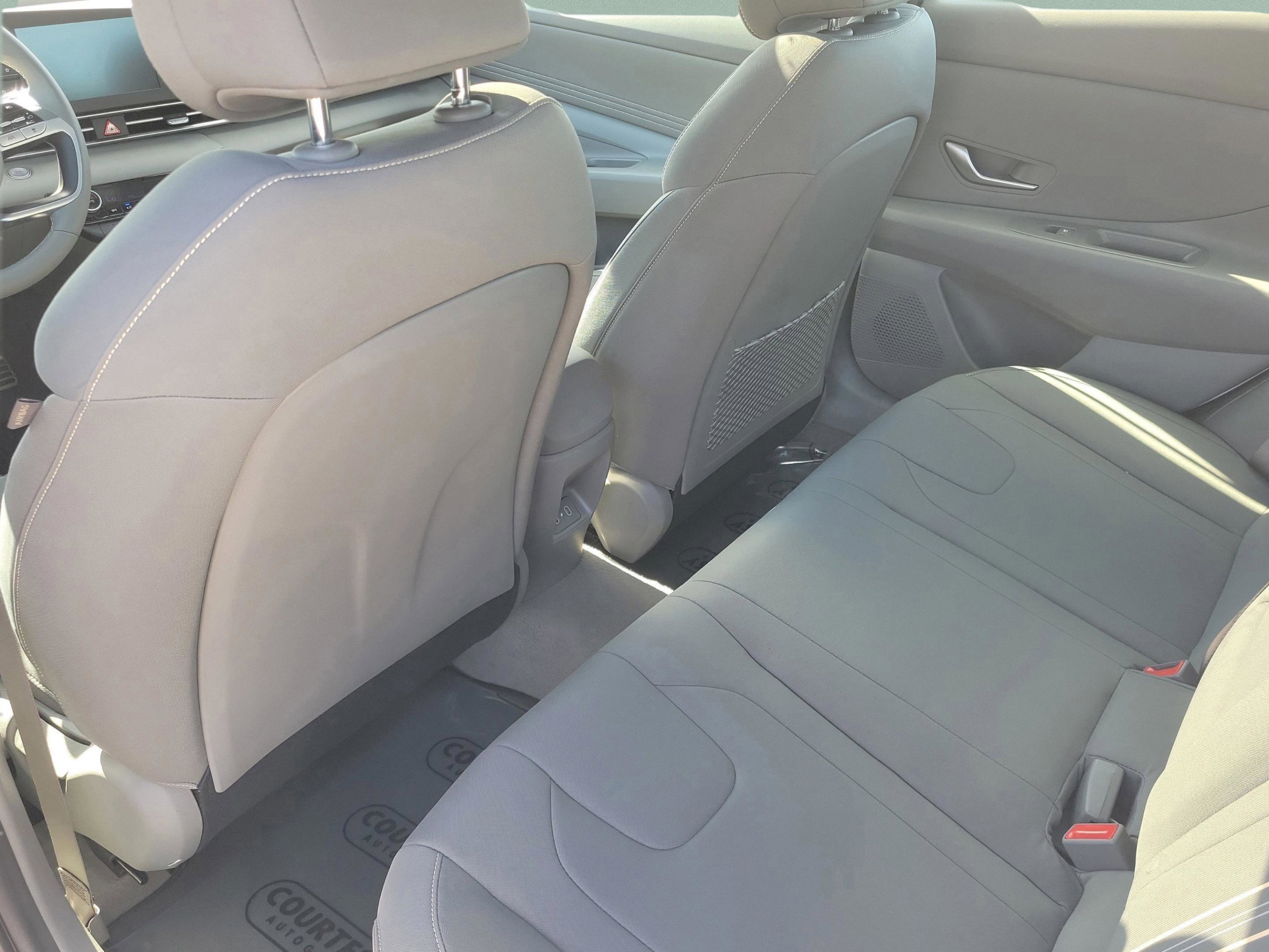 New 2026 Hyundai Elantra SEL Sport Premium FWD image 6