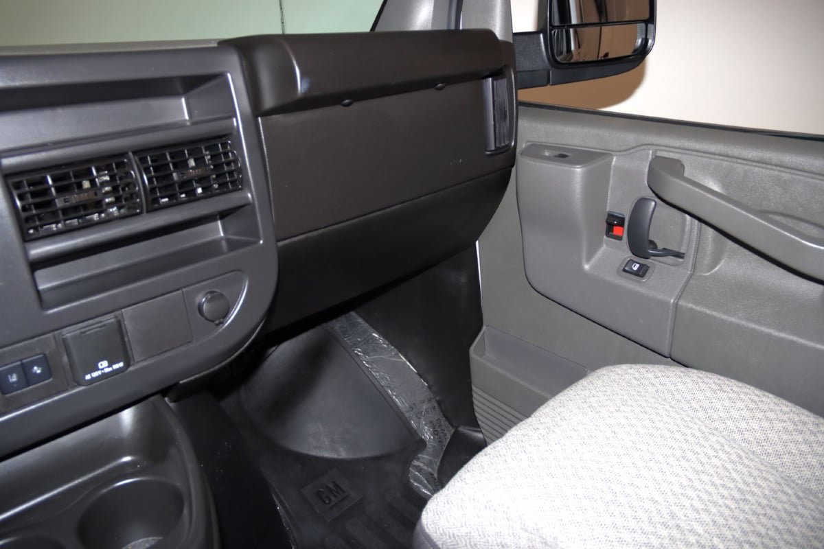 Used 2025 Chevrolet Express 3500 LT w/ LT Preferred Equipment Group RWD image 46