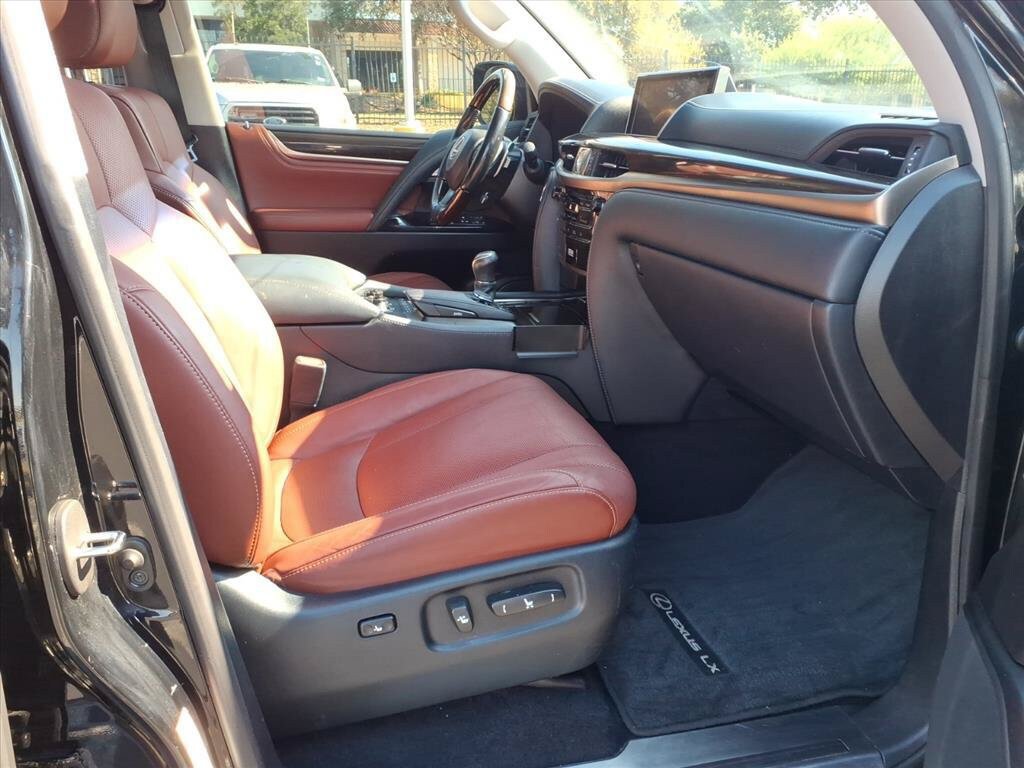 Used 2016 Lexus LX 570 4WD w/ Luxury Package image 24