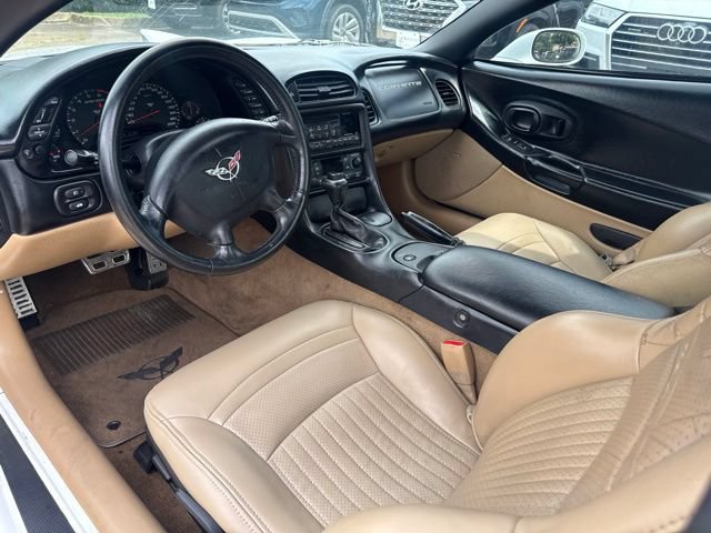 Used 2004 Chevrolet Corvette Coupe w/ Roof Package RWD image 10