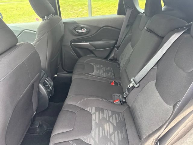 Used 2022 Jeep Cherokee Latitude AWD/4WD image 31