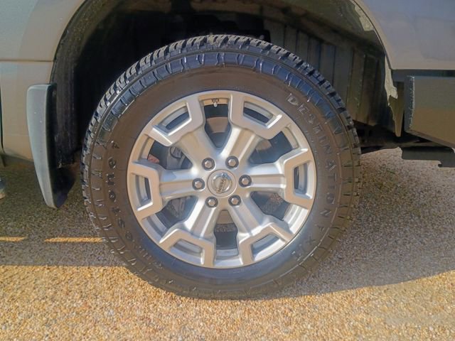 Used 2016 Nissan Titan SV AWD/4WD image 19
