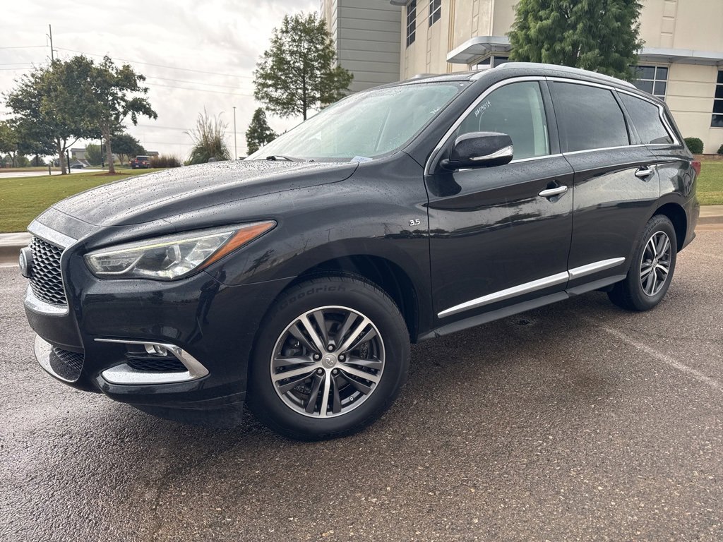 Used 2019 INFINITI QX60 Luxe w/ Essential Package