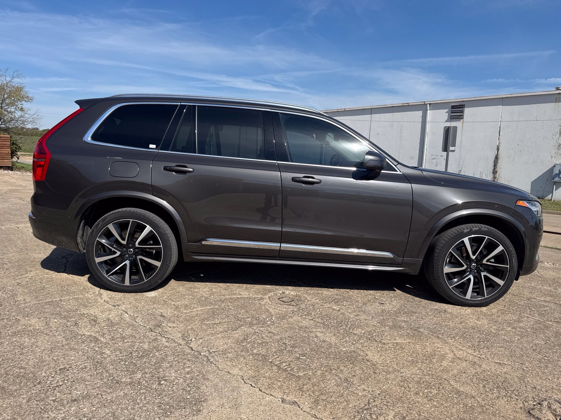 Used 2024 Volvo XC90 B5 Plus w/ Protection Package Premier AWD/4WD image 4