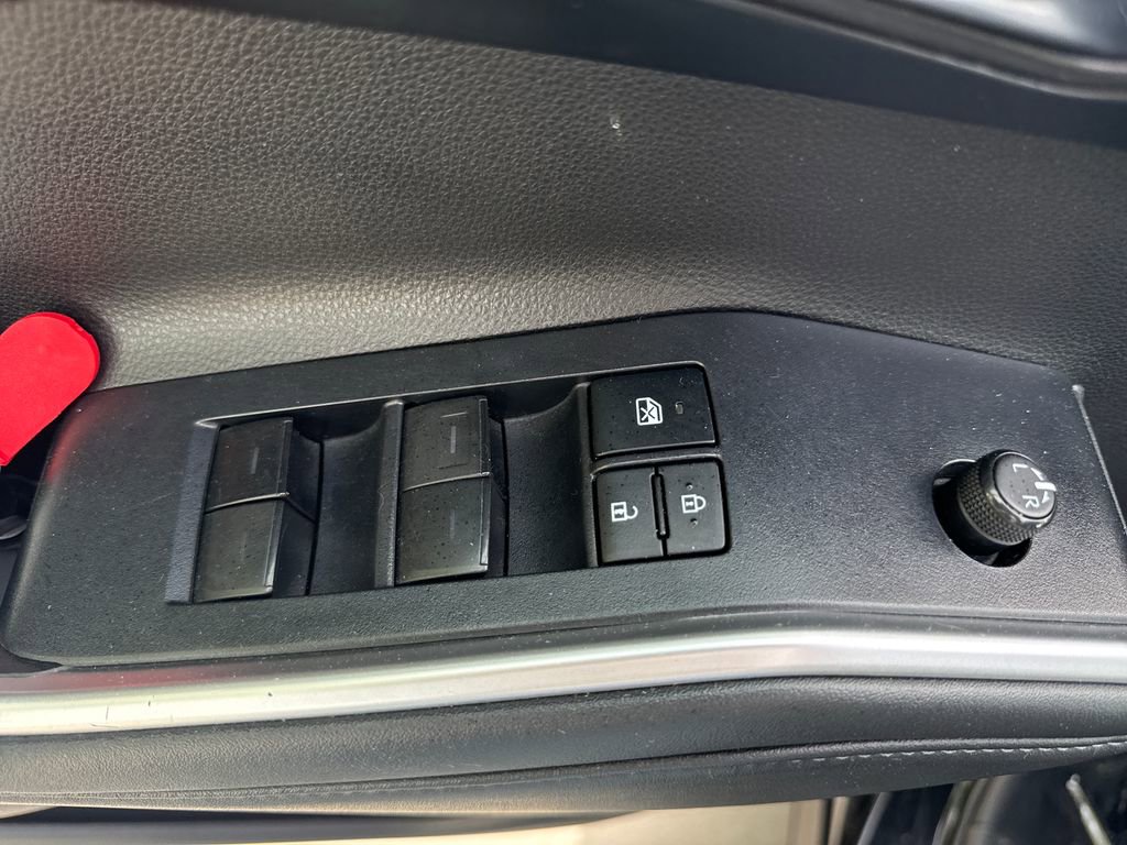 Used 2022 Toyota Highlander XLE image 15