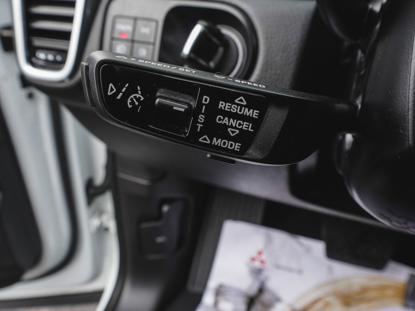 Used 2023 Porsche Cayenne w/ Premium Package image 24