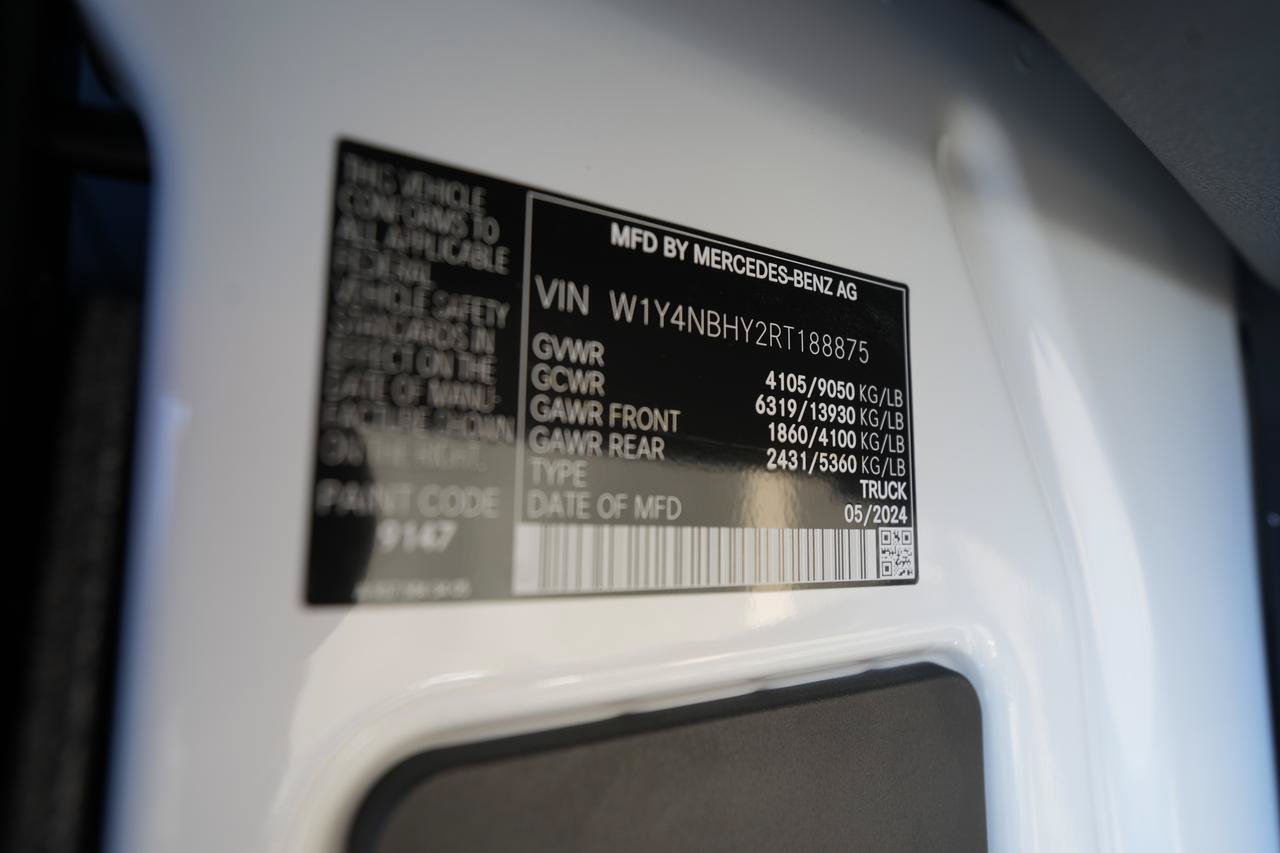 Used 2024 Mercedes-Benz Sprinter 2500 image 17