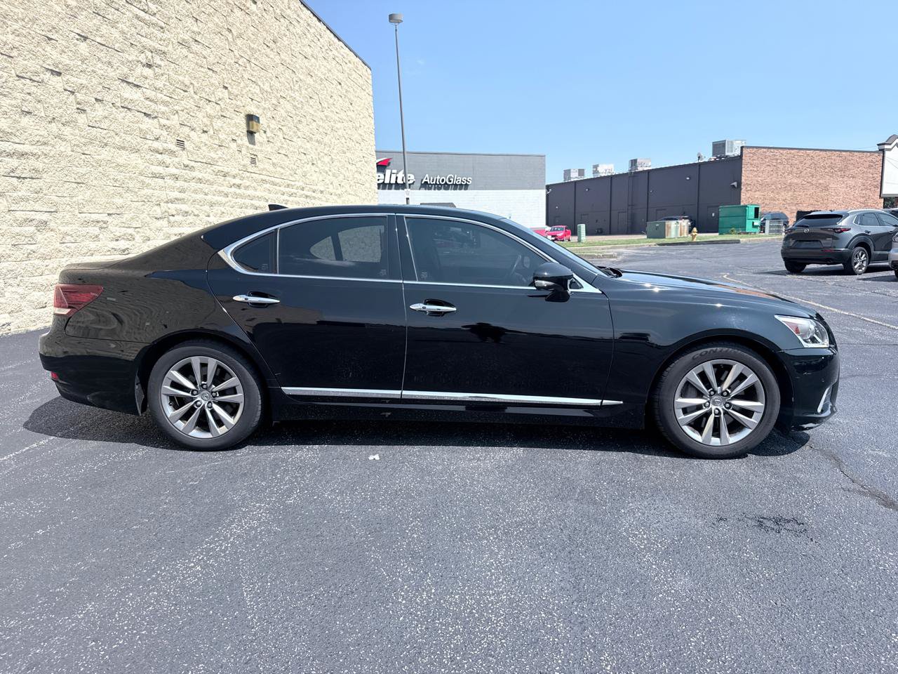 Used 2014 Lexus LS 460 AWD w/ Comfort Package image 6