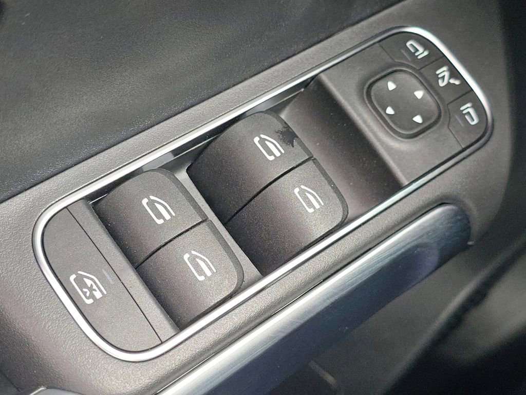 New 2026 Mercedes-Benz GLB 250 4MATIC image 28