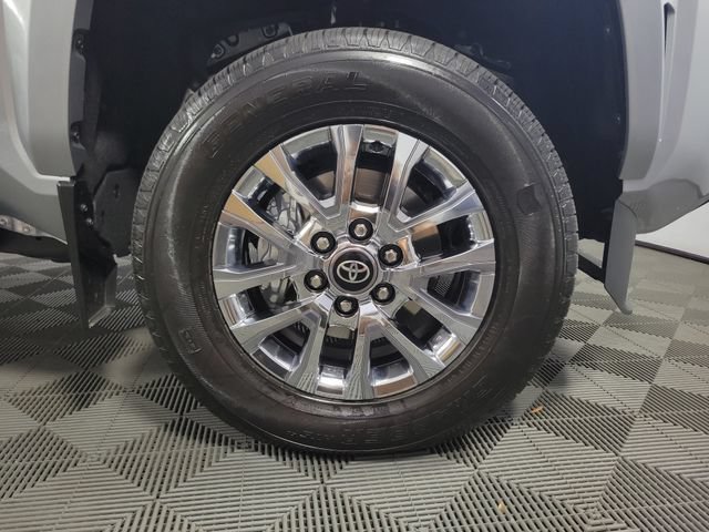 Used 2025 Toyota Tacoma Limited AWD/4WD image 10