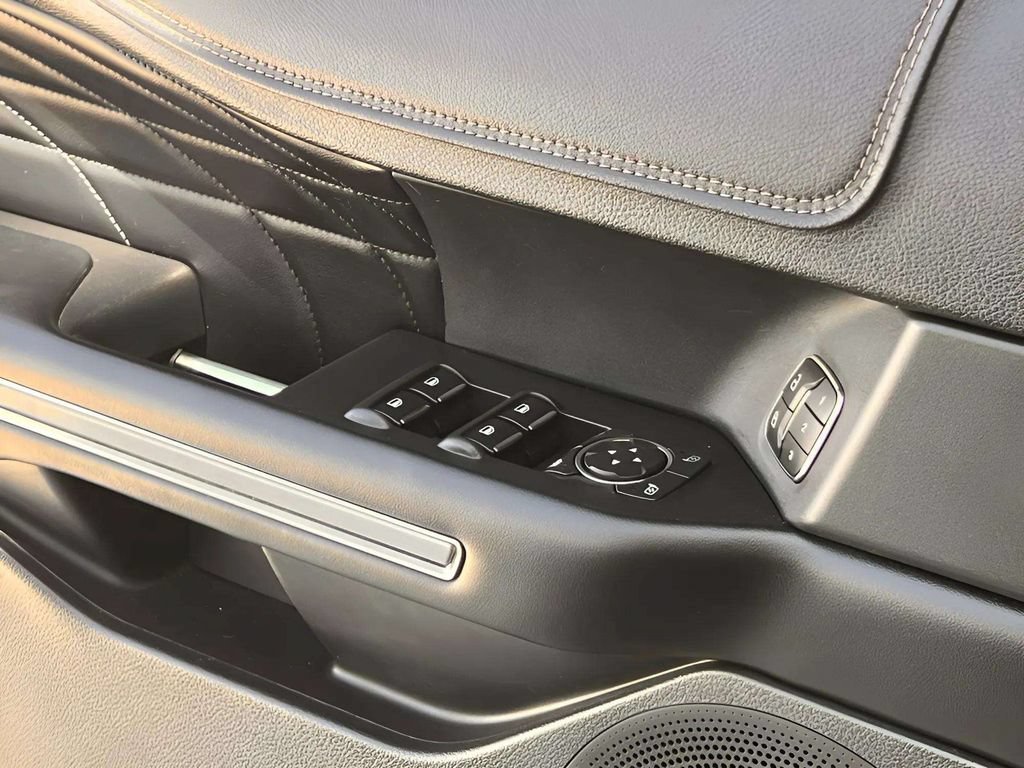 Used 2019 Ford Expedition Max Platinum AWD/4WD image 27