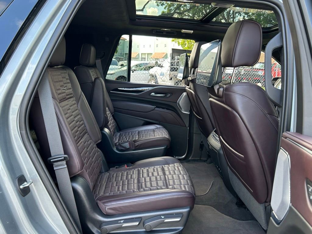 Used 2023 Cadillac Escalade Sport Platinum w/ LPO, ONYX Package AWD/4WD image 91