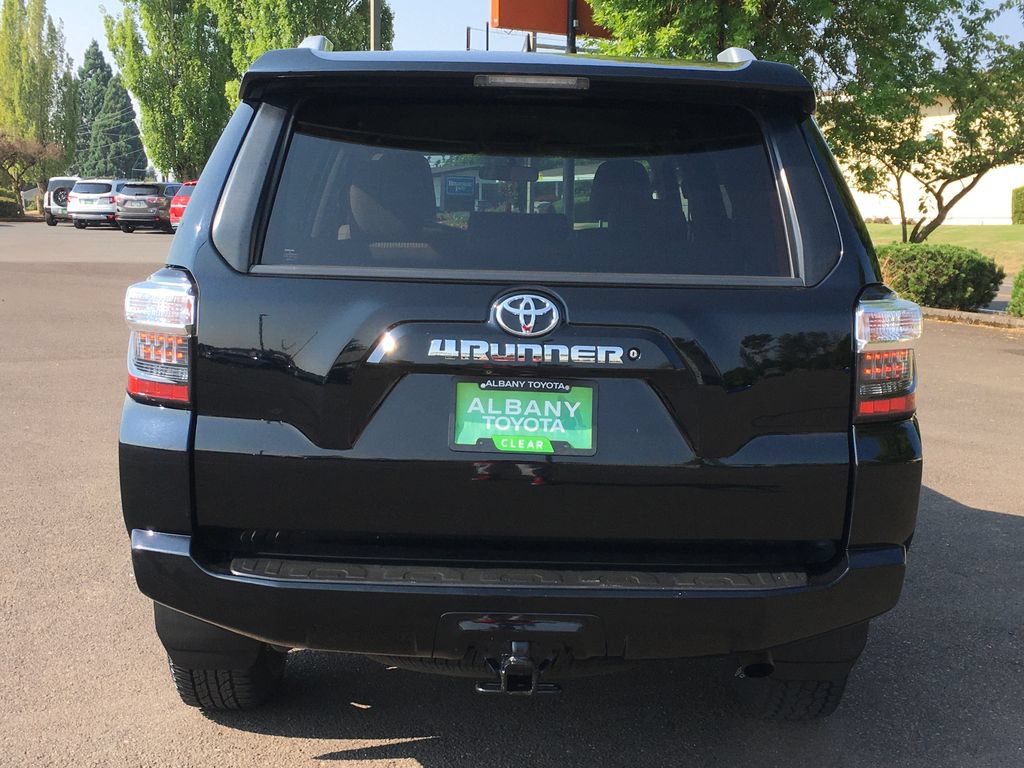 Used 2018 Toyota 4Runner SR5 AWD/4WD image 6