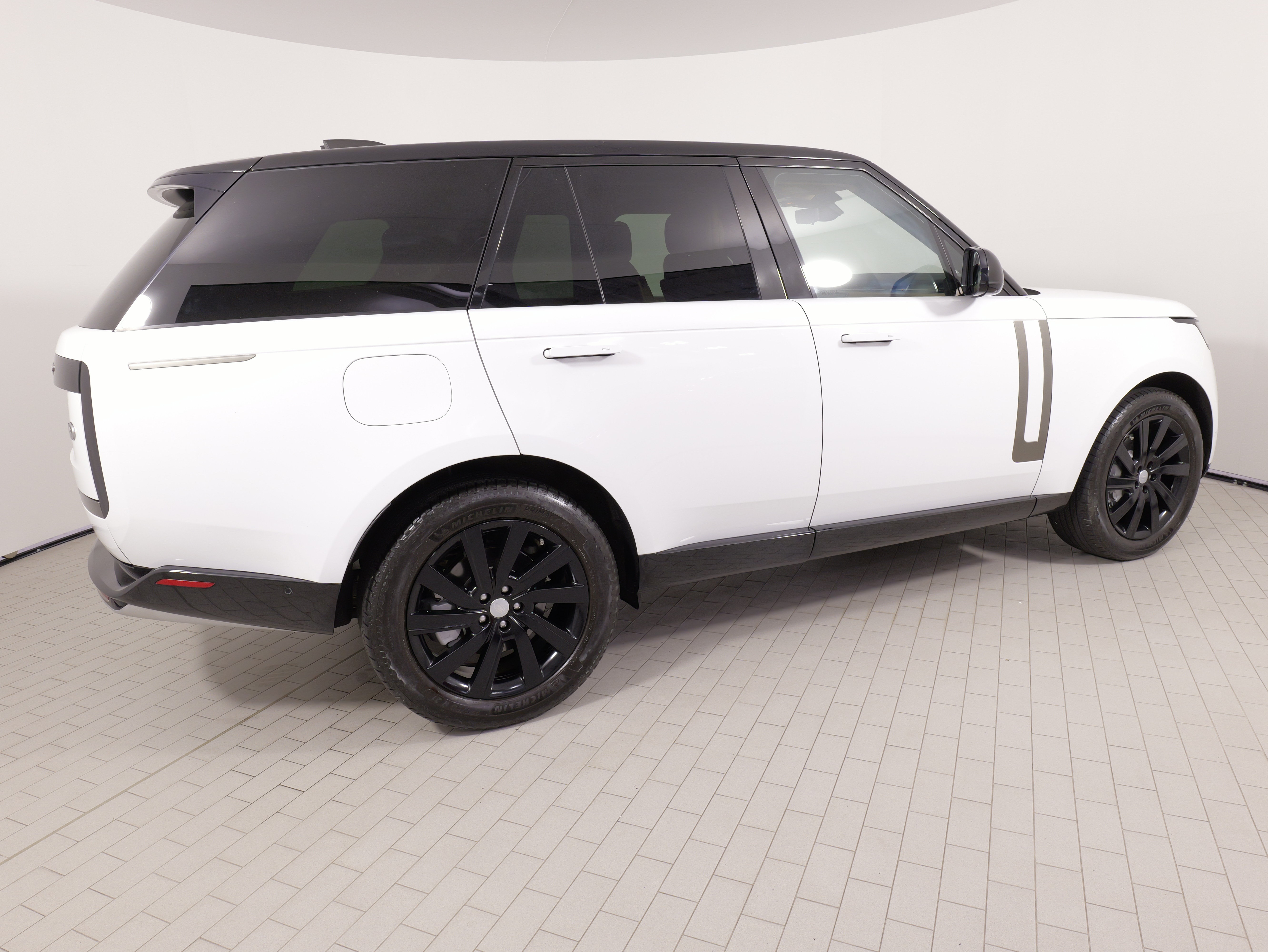 Used 2023 Land Rover Range Rover SE AWD/4WD image 12