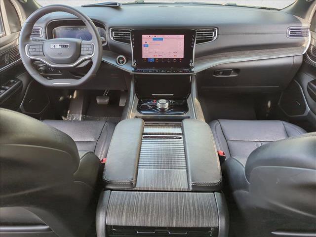 Used 2024 Jeep Wagoneer L Series II w/ Flexible Seating Group image 17