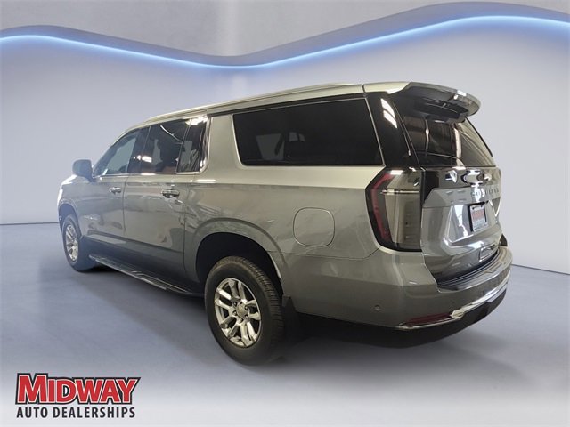 New 2025 Chevrolet Suburban LT w/ Advanced Technology Package image 3