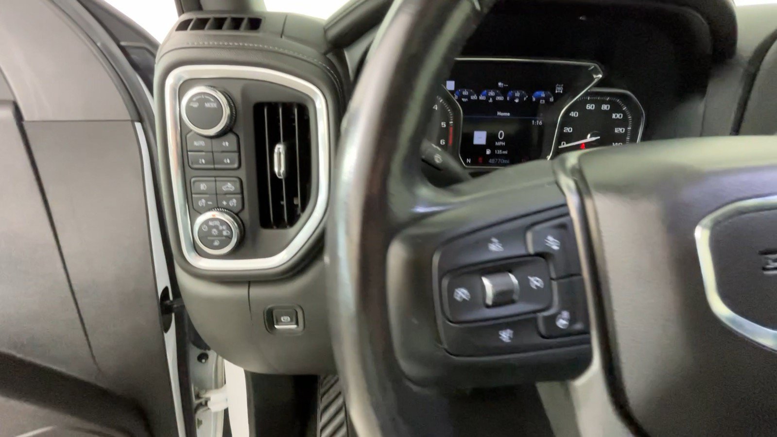 Used 2021 GMC Sierra 1500 Denali w/ Denali Ultimate Package AWD/4WD image 31