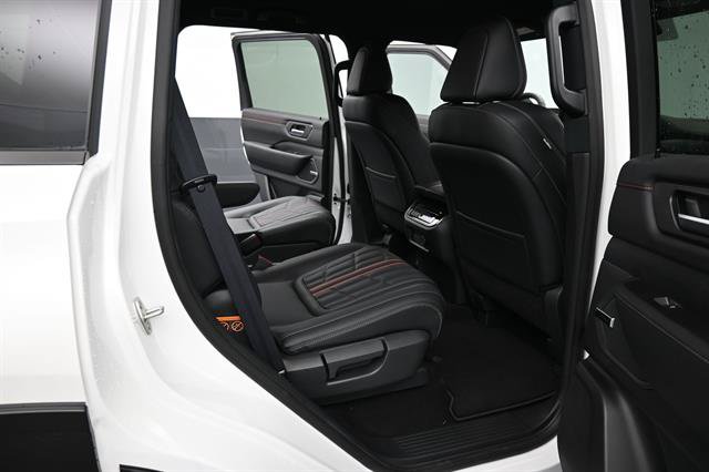 New 2026 Nissan Armada PRO-4X w/ Captain's Chari Seat Package AWD/4WD image 15