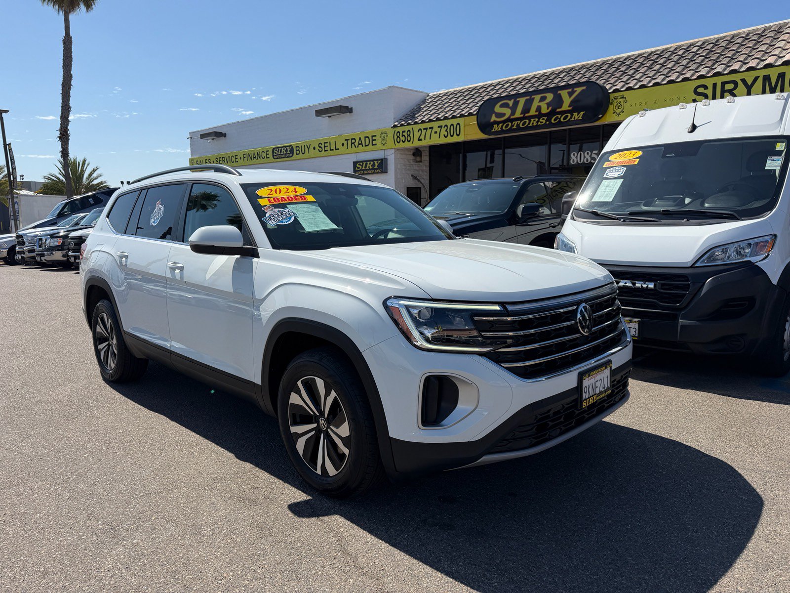 Used 2024 Volkswagen Atlas SE AWD/4WD image 1