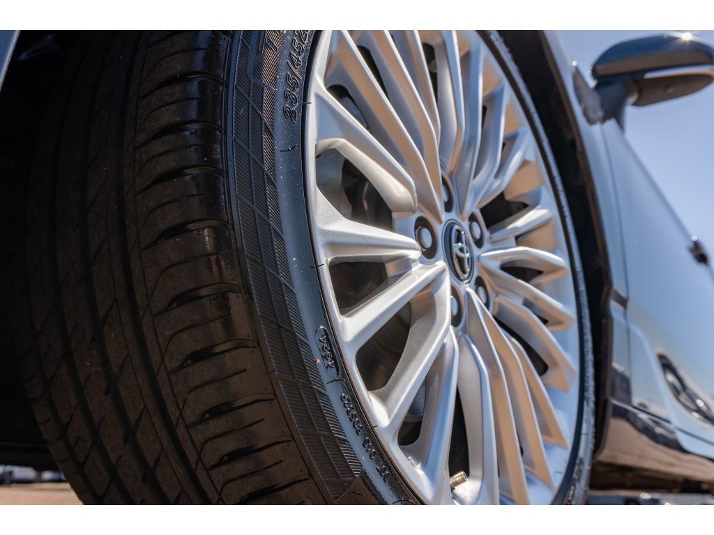 Used 2019 Toyota Avalon Limited w/ Advanced Safety Package image 9