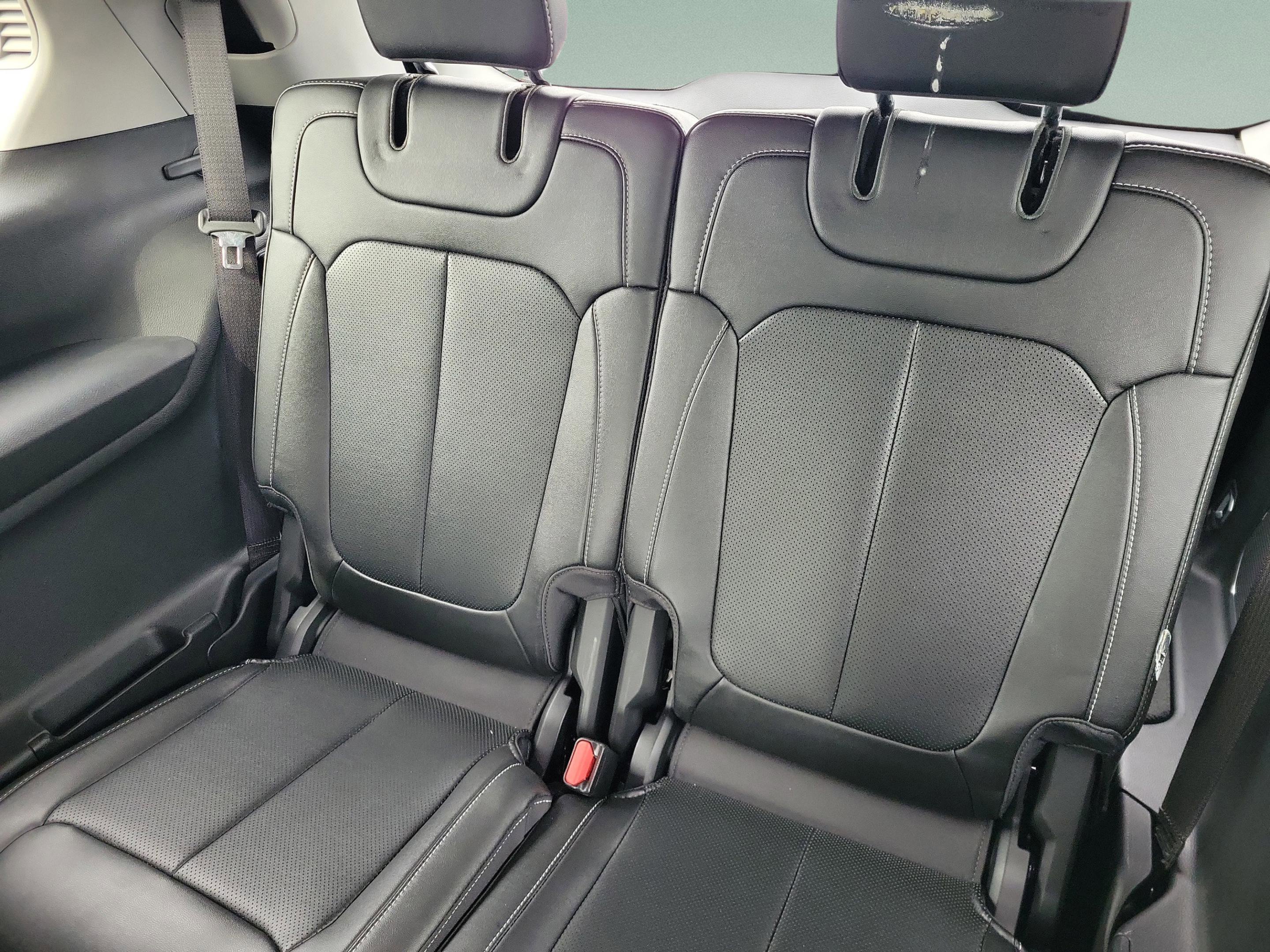 Used 2023 Jeep Grand Cherokee L Limited w/ Luxury Tech Group II image 11