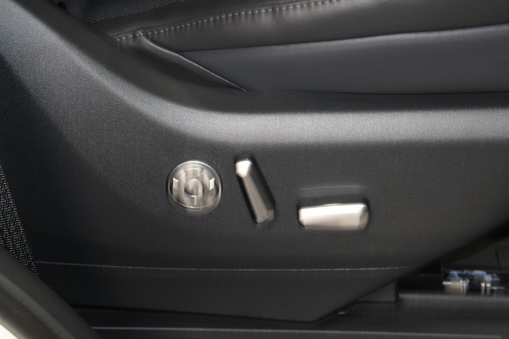 New 2025 Lincoln Navigator Reserve image 38