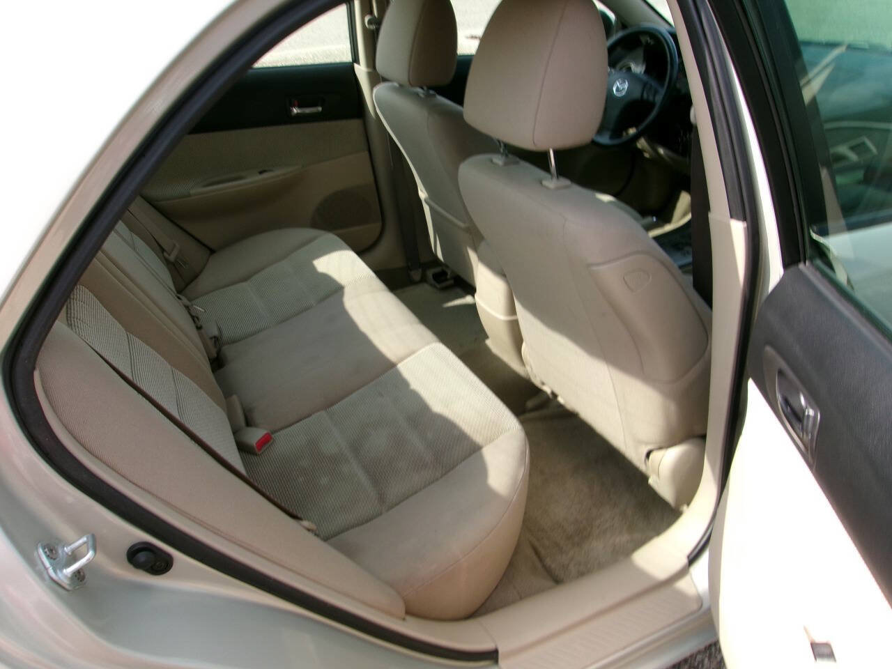 Used 2005 MAZDA MAZDA6 i FWD image 8