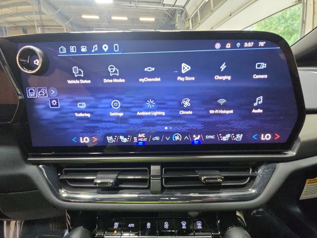 Used 2026 Chevrolet Equinox EV RS w/ Convenience Package II AWD/4WD image 19