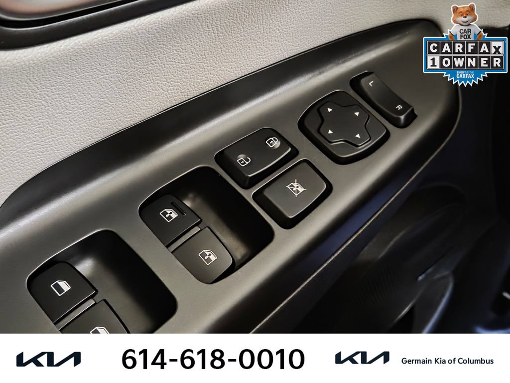 Used 2023 Hyundai Kona Limited AWD/4WD image 26