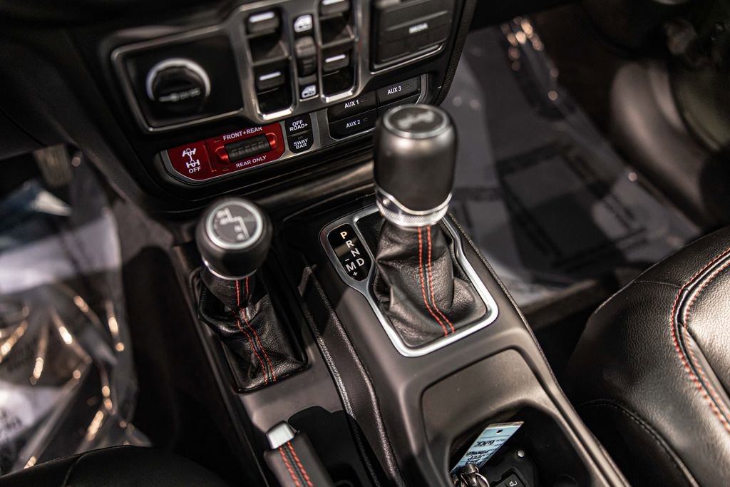 Used 2023 Jeep Wrangler Unlimited Rubicon w/ Dual Top Group AWD/4WD image 30