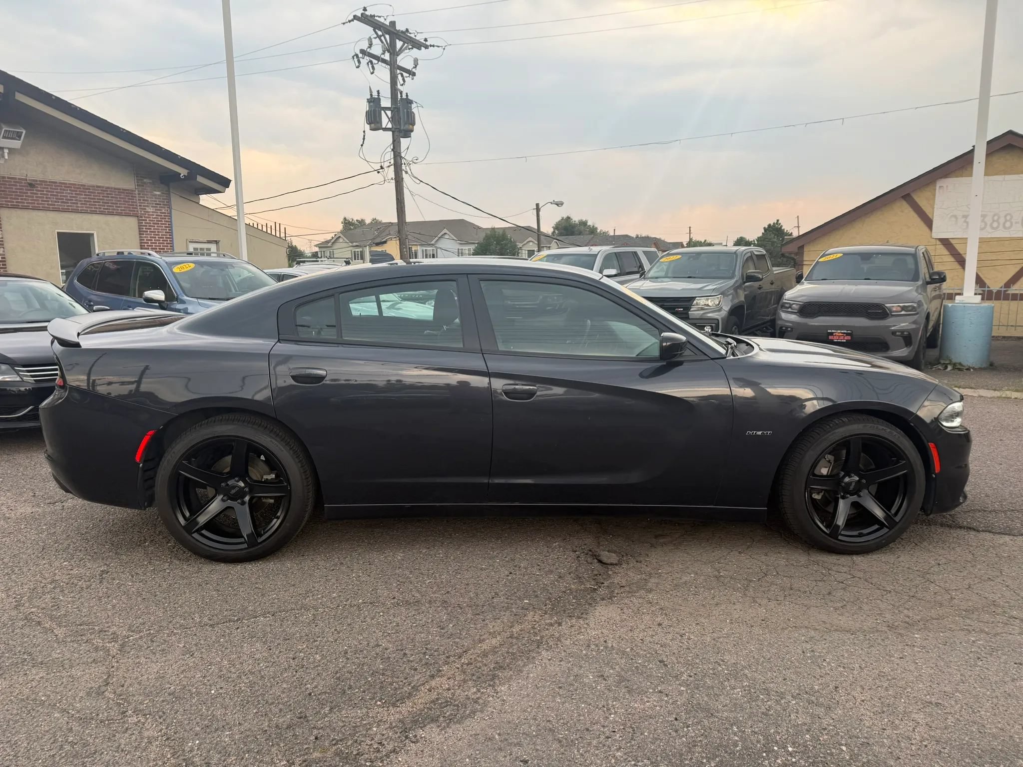 Used 2017 Dodge Charger R/T w/ Blacktop Package RWD image 9
