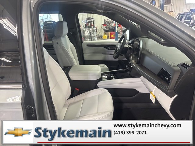 New 2026 Chevrolet Suburban Premier image 42