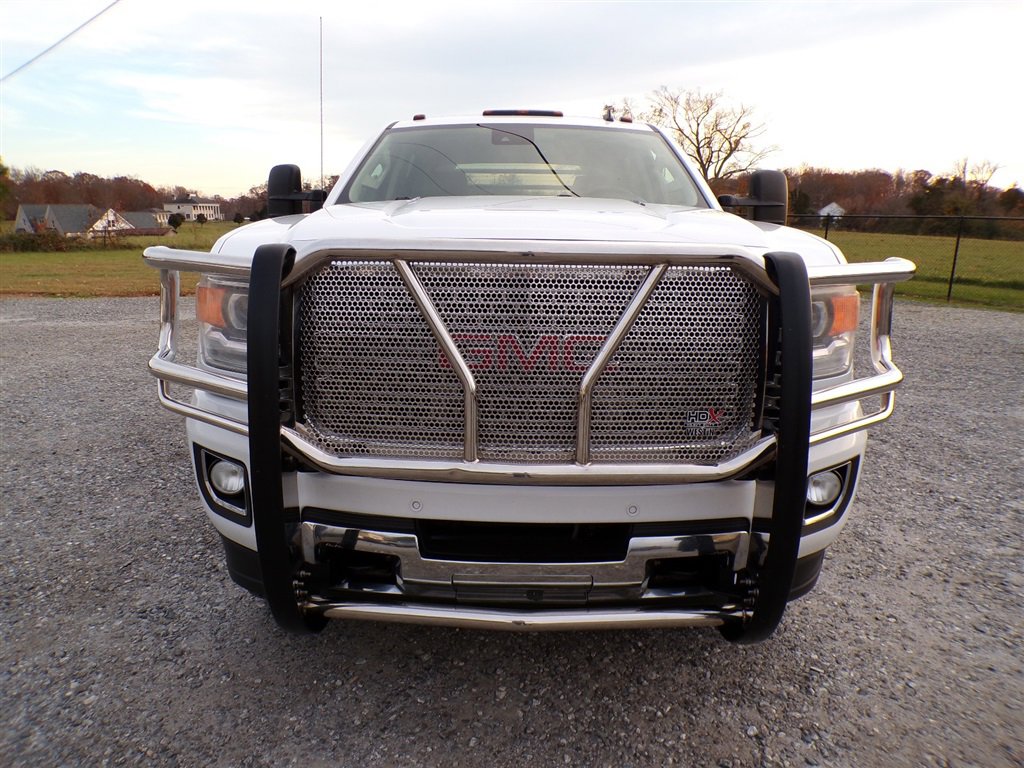 Used 2015 GMC Sierra 3500 Denali w/ Duramax Plus Package image 17