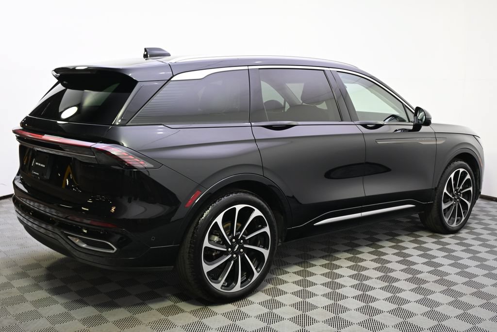 Certified 2024 Lincoln Nautilus Black Label AWD/4WD image 7