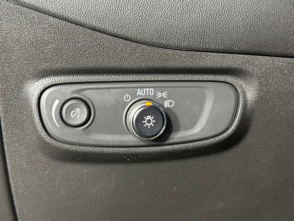 Used 2023 Chevrolet Equinox LT w/ Driver Convenience Package FWD image 22