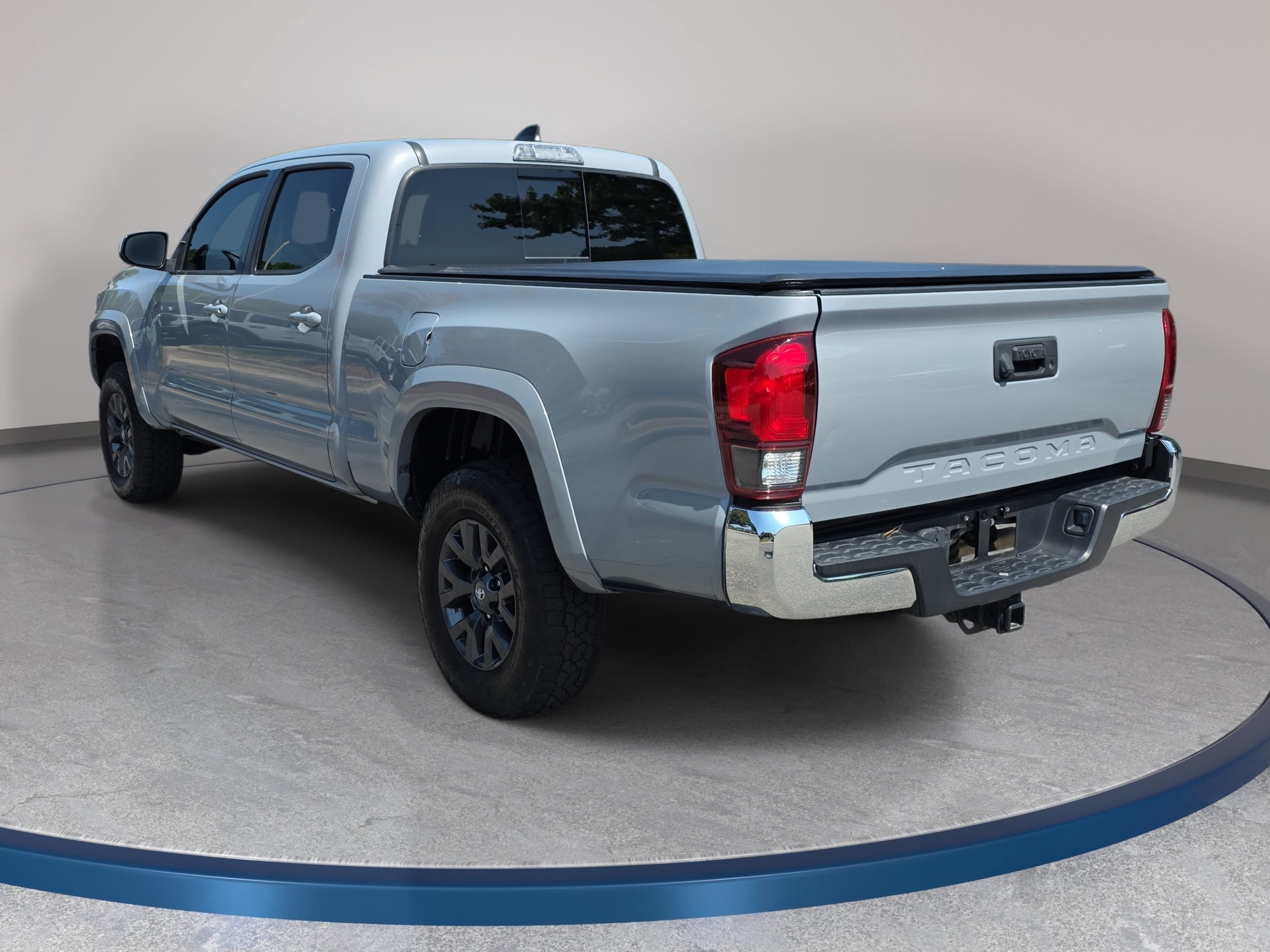 Used 2021 Toyota Tacoma SR5 AWD/4WD image 7