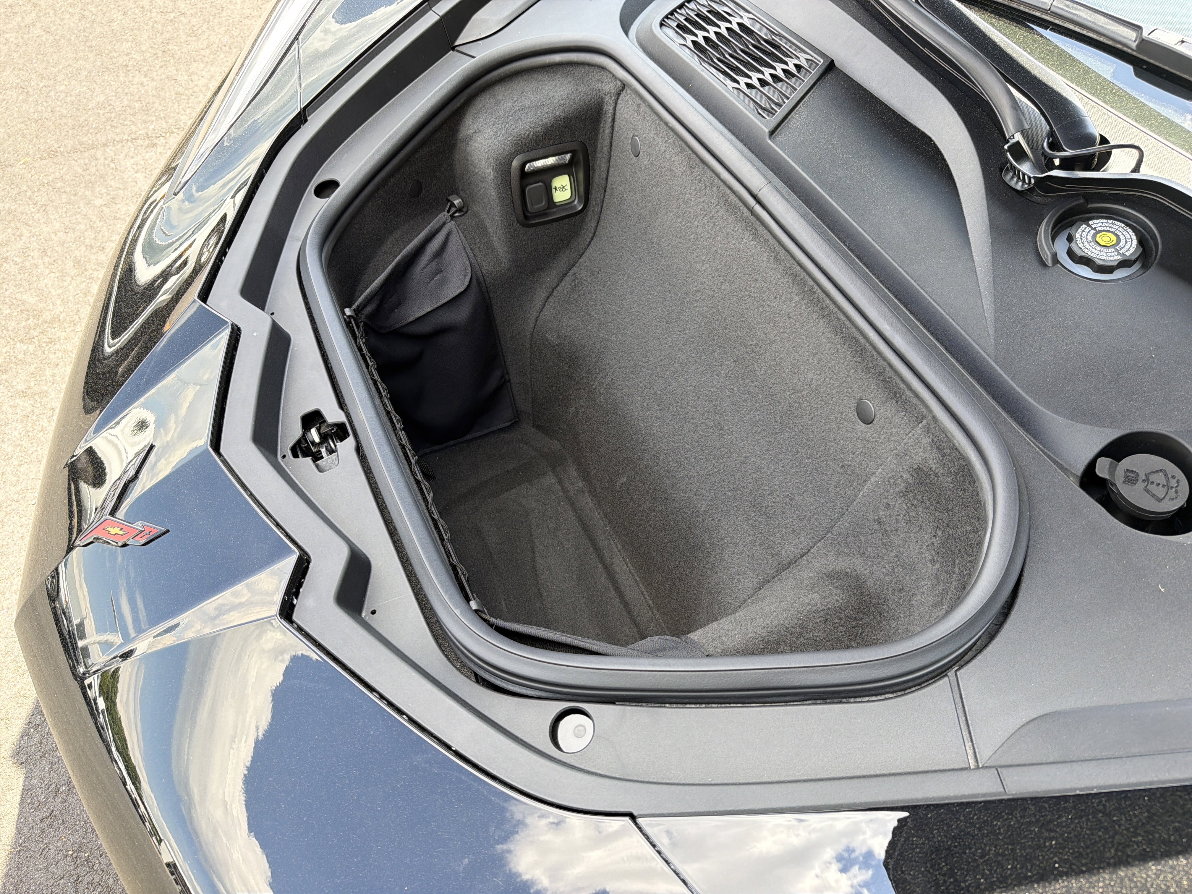 Used 2025 Chevrolet Corvette Z06 RWD image 32