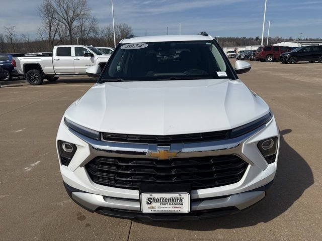 Used 2024 Chevrolet TrailBlazer LT w/ LT Cold Weather Package image 8