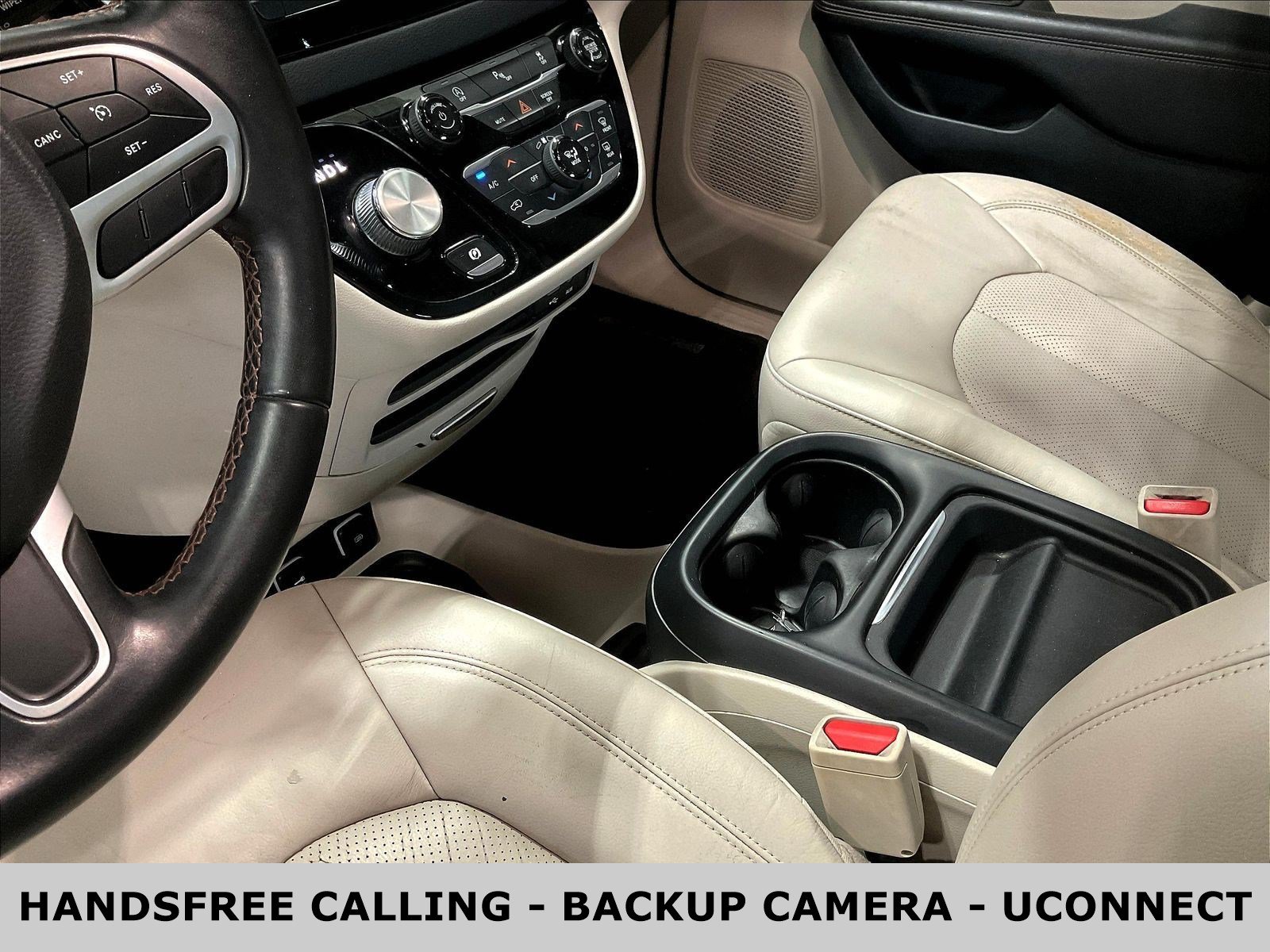 Used 2018 Chrysler Pacifica Touring-L FWD image 18
