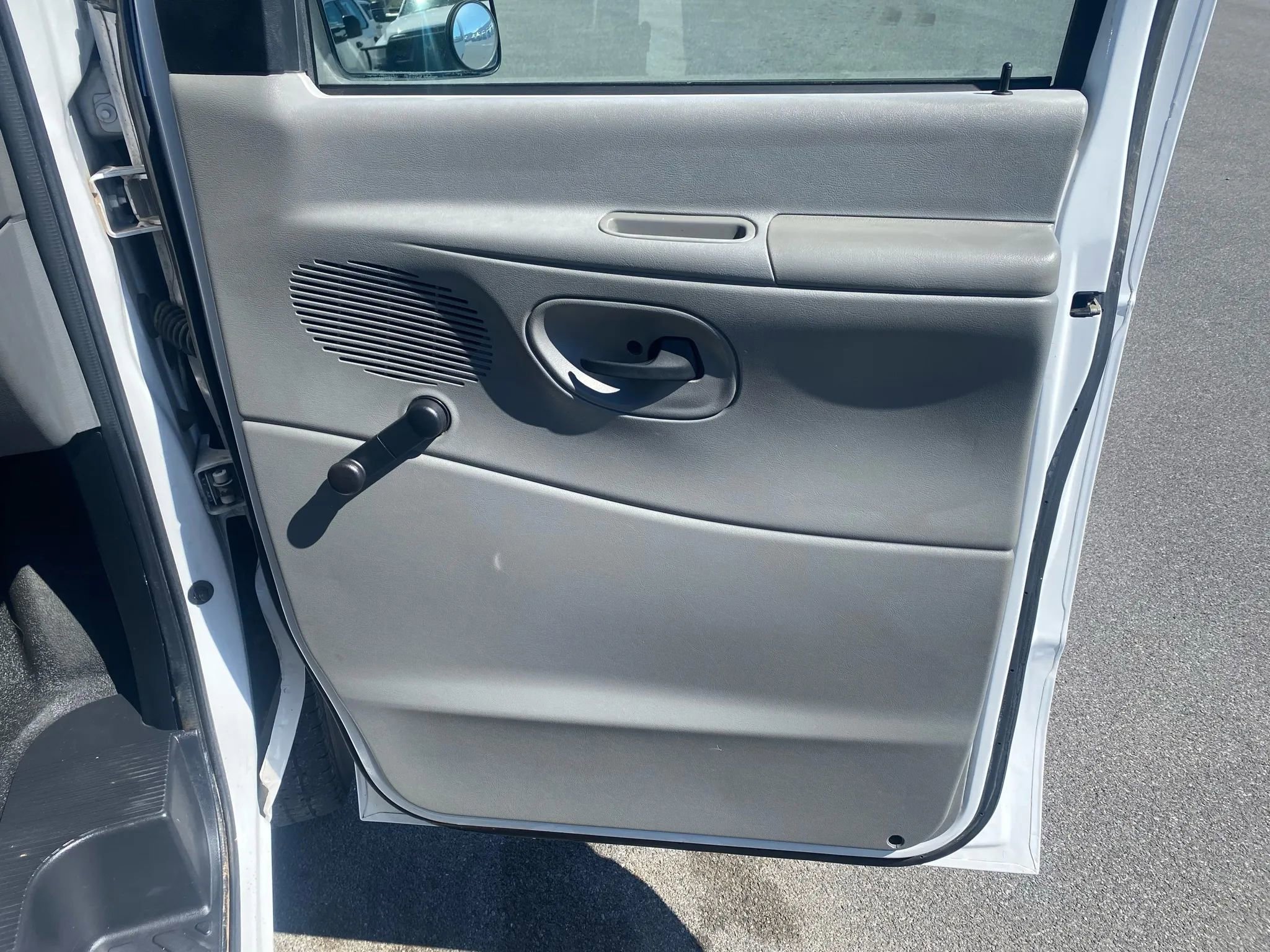 Used 2007 Ford E-250 and Econoline 250 RWD image 15