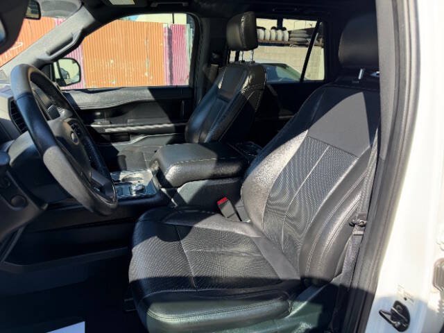 Used 2020 Ford Expedition XLT w/ Equipment Group 202A AWD/4WD image 11